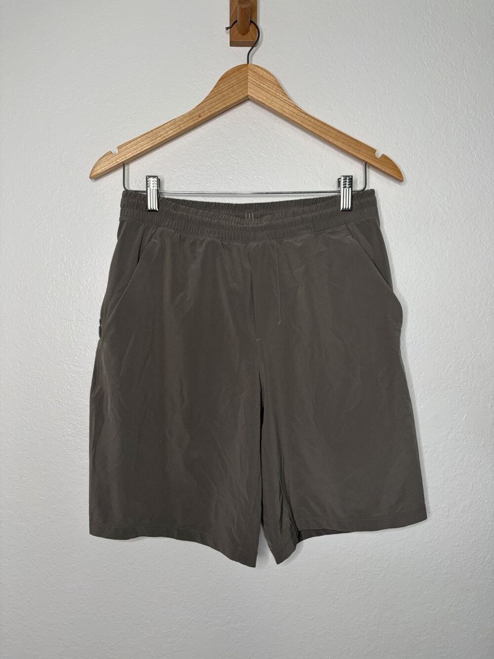 Lululemon Pace Breaker Linerlesss Short in Taupe Men's Size Medium